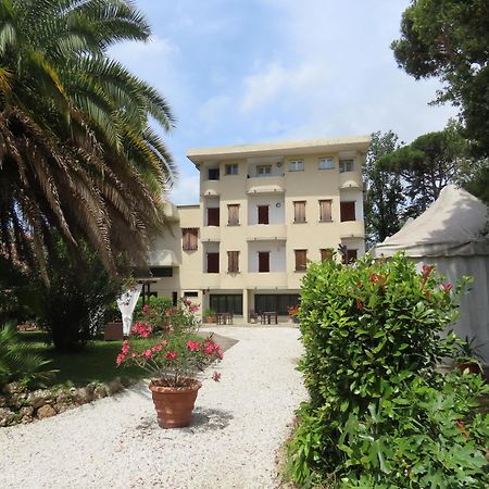 Hotel La Tavernetta Dei Ronchi Marina di Massa Exterior photo