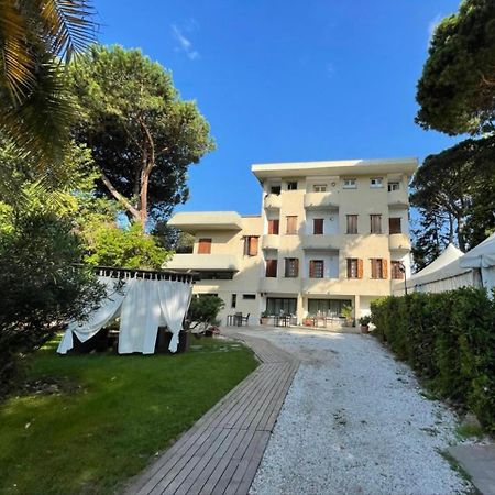 Hotel La Tavernetta Dei Ronchi Marina di Massa Exterior photo