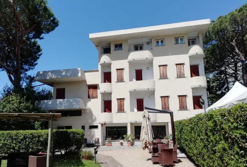 Hotel La Tavernetta Dei Ronchi Marina di Massa Exterior photo